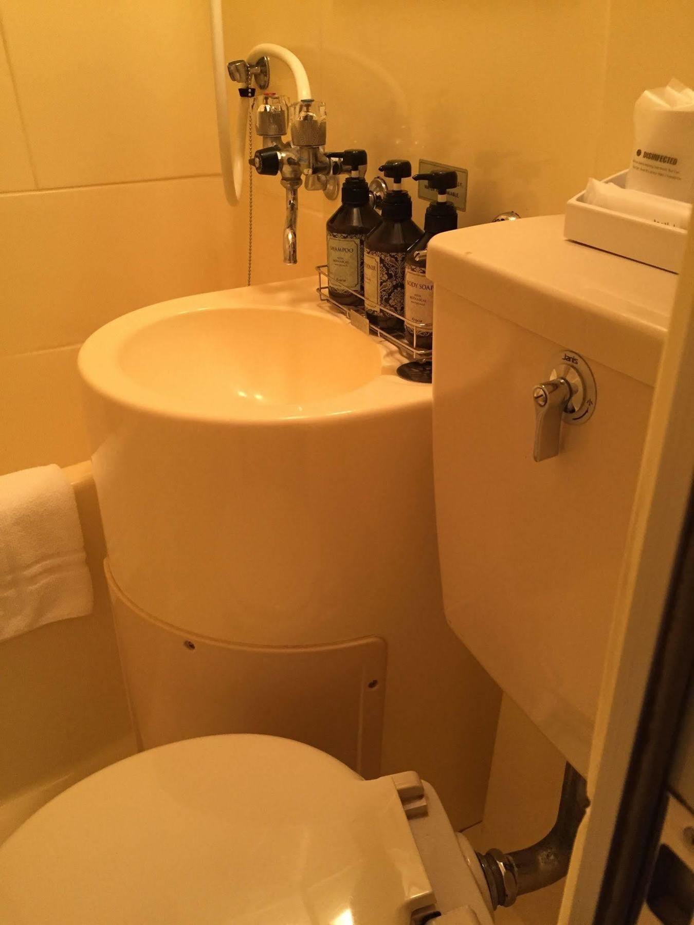 Tokyo Banyan Hotel Zewnętrze zdjęcie