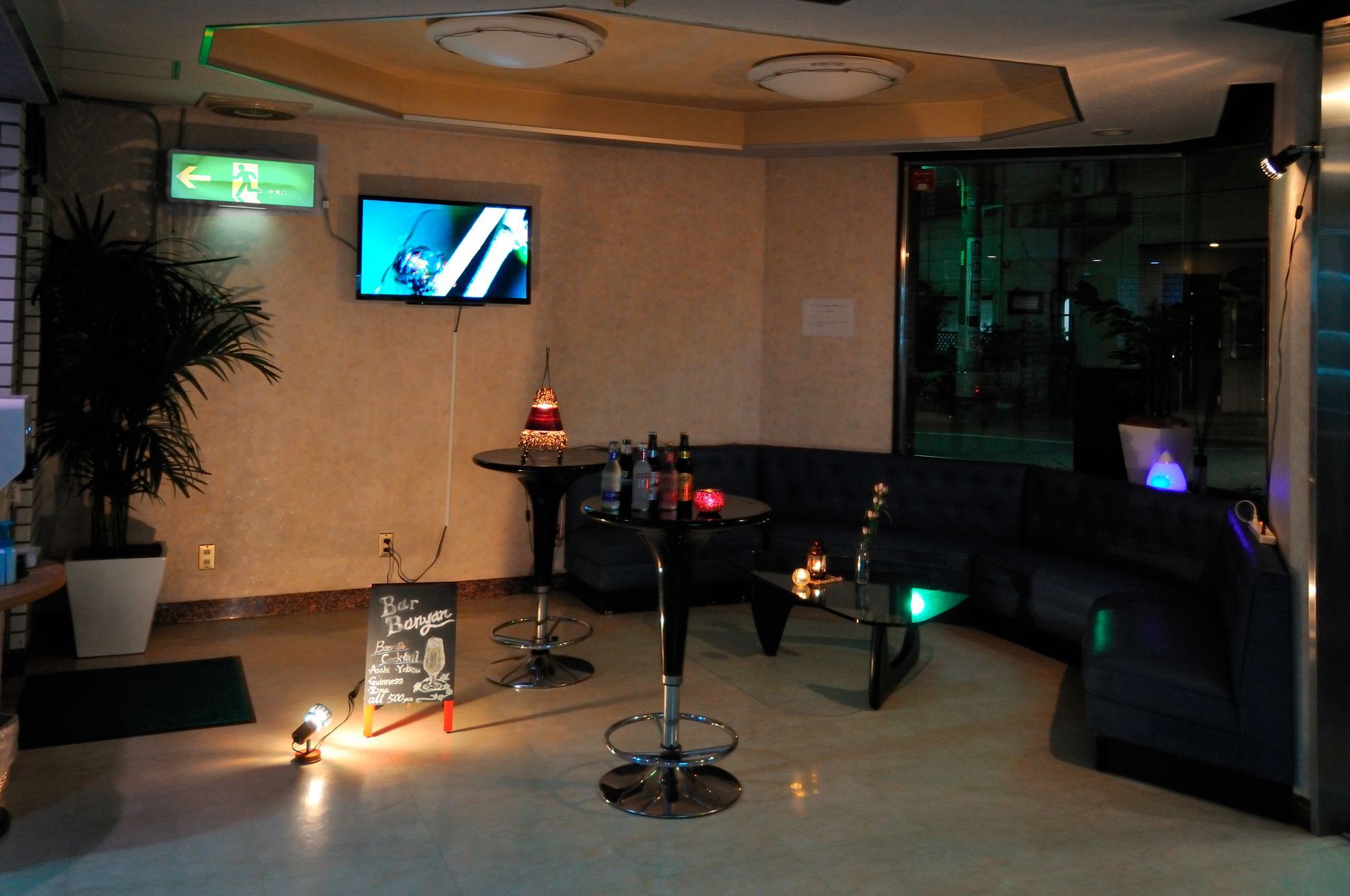 Tokyo Banyan Hotel Zewnętrze zdjęcie